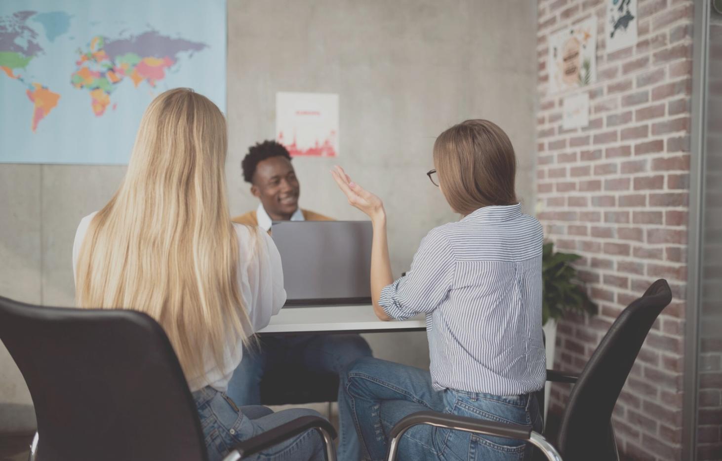 Budgetplanung Übersicht auf Laptop
